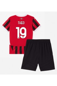 AC Milan Theo Hernandez #19 Babytruitje Thuis tenue Kind 2024-25 Korte Mouw (+ Korte broeken)